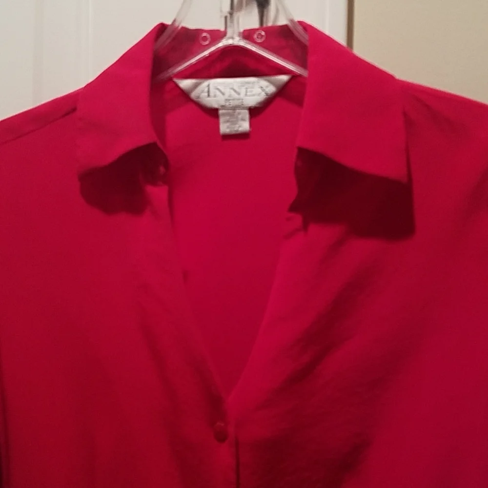 Casual Corner petite red silk blouse - Picture 3 of 6
